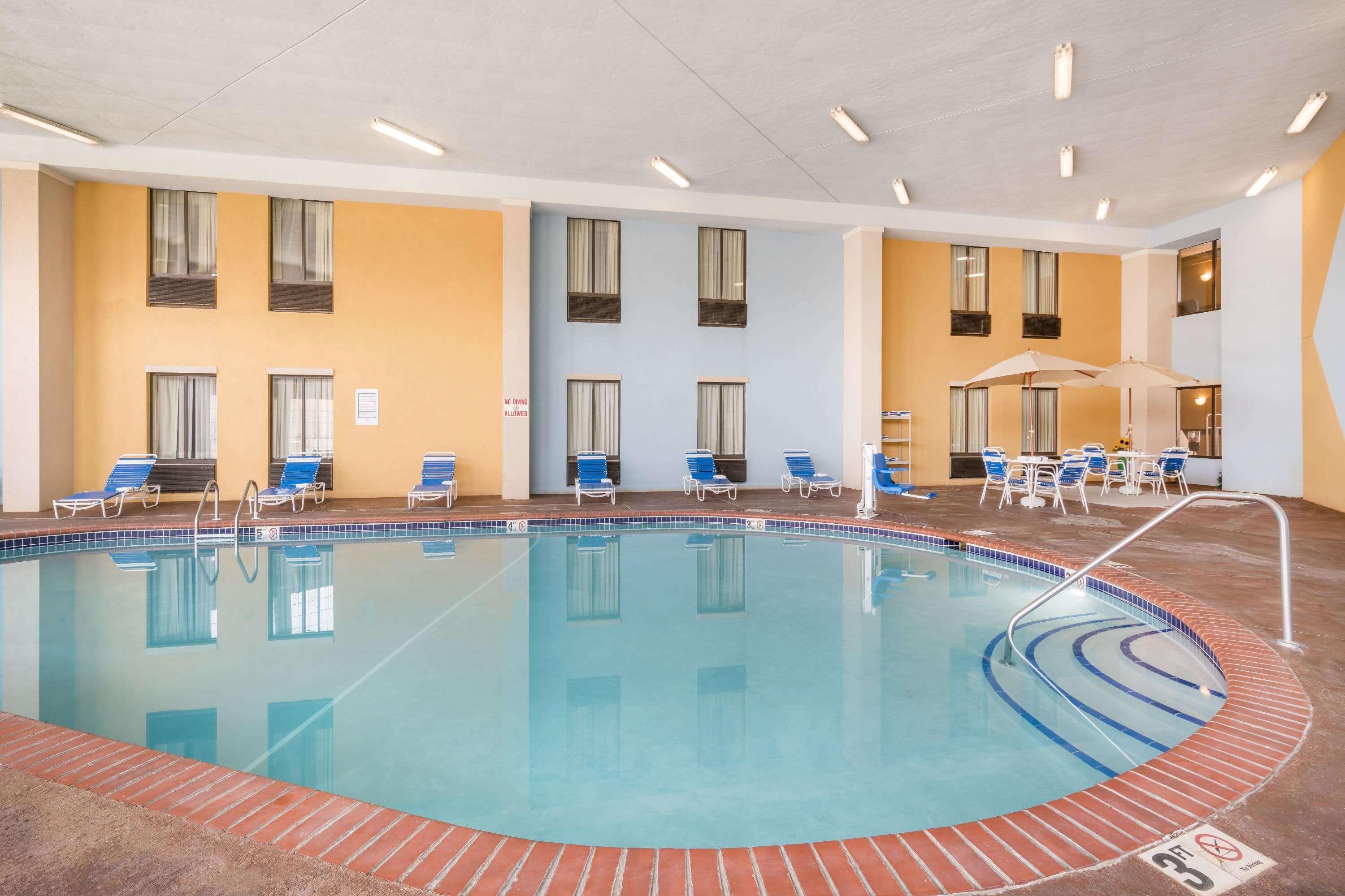 Americinn By Wyndham Johnston Des Moines Urbandale Exterior foto